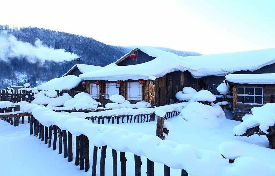 东北冰窗花以肉眼可见速度形成，东北的温度为何这么低？