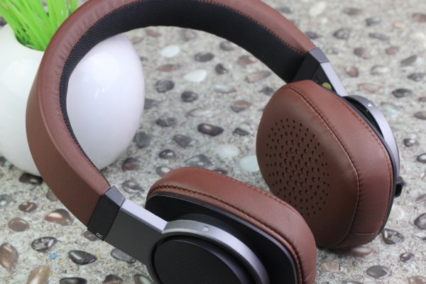 监听耳机和普通耳机有什么区别，哪个好？