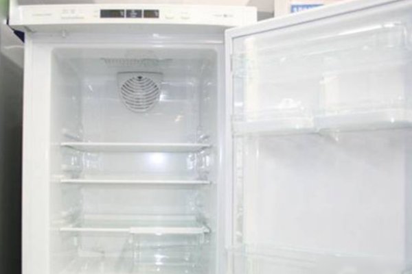 冰箱如何巧除冰？