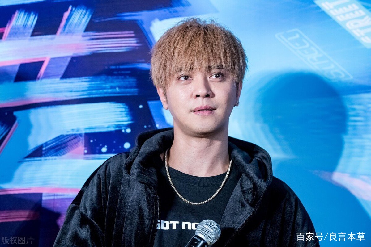 余庆中学学生遭体罚校长教师被停职，体罚就能教育出好学生吗？