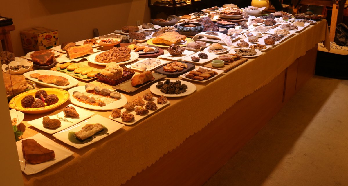 满汉全席里面的象拔是象拔蚌还是大象鼻子？