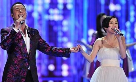 爱就像蓝天白云晴空万里是什么歌？