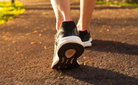 有理走遍天下,无理寸步难行的意思