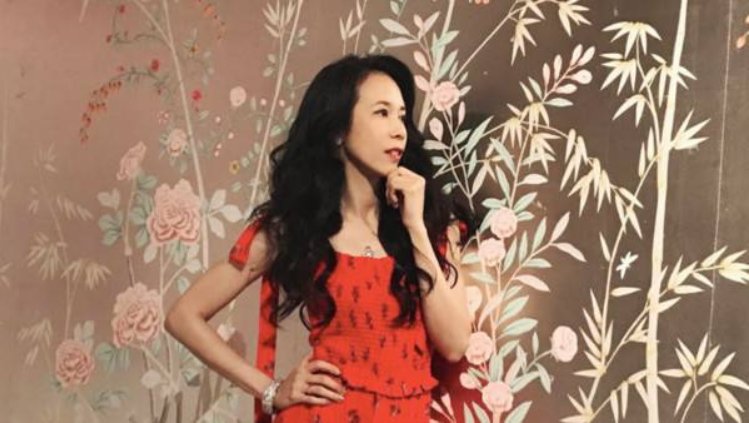 哪首歌里面有句歌词是“开始总是分分钟都妙不可言，谁都以为热情它永不会灭？”