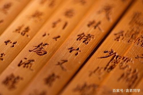 我国第一部叙事详细的编年体史书,是哪一部?