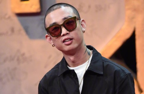 《超社会》原版歌词是什么?