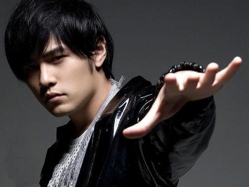 《烟花易冷》歌词是什么？