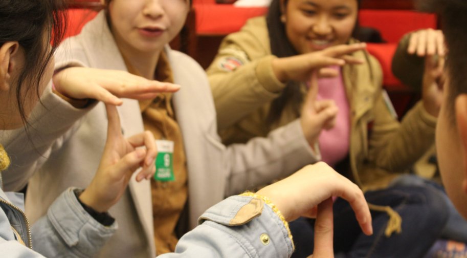 抓手指游戏规则是什么?