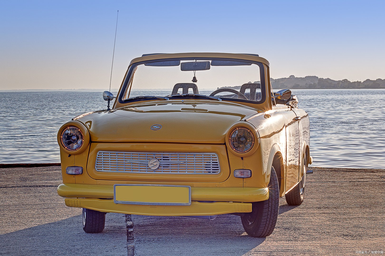 汽车防尘罩该选购什么材质的?