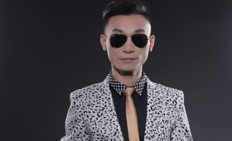 一起跳舞吧，开心跳到迷迷糊糊地便过去，多少快乐朦朦胧胧地在这里，其实你已经不需在醉，这首歌的歌名