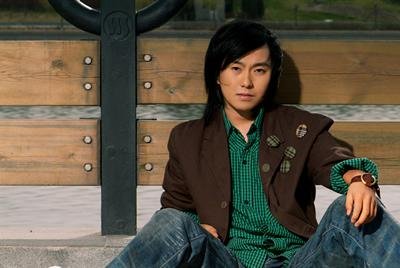 把你的名字写在烟上吸进肺里是什么歌？