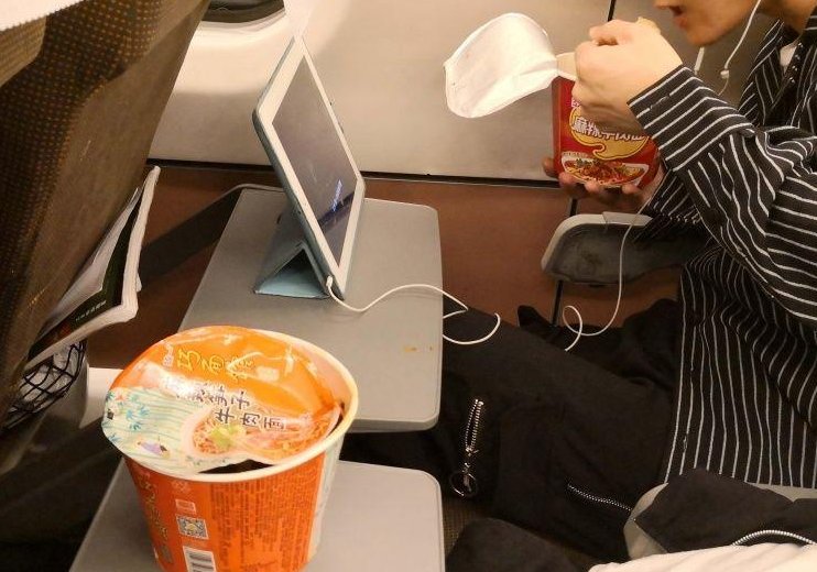 高铁上可以吃泡面吗？