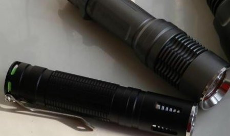 哪个牌子的强光手电筒质量比较好？