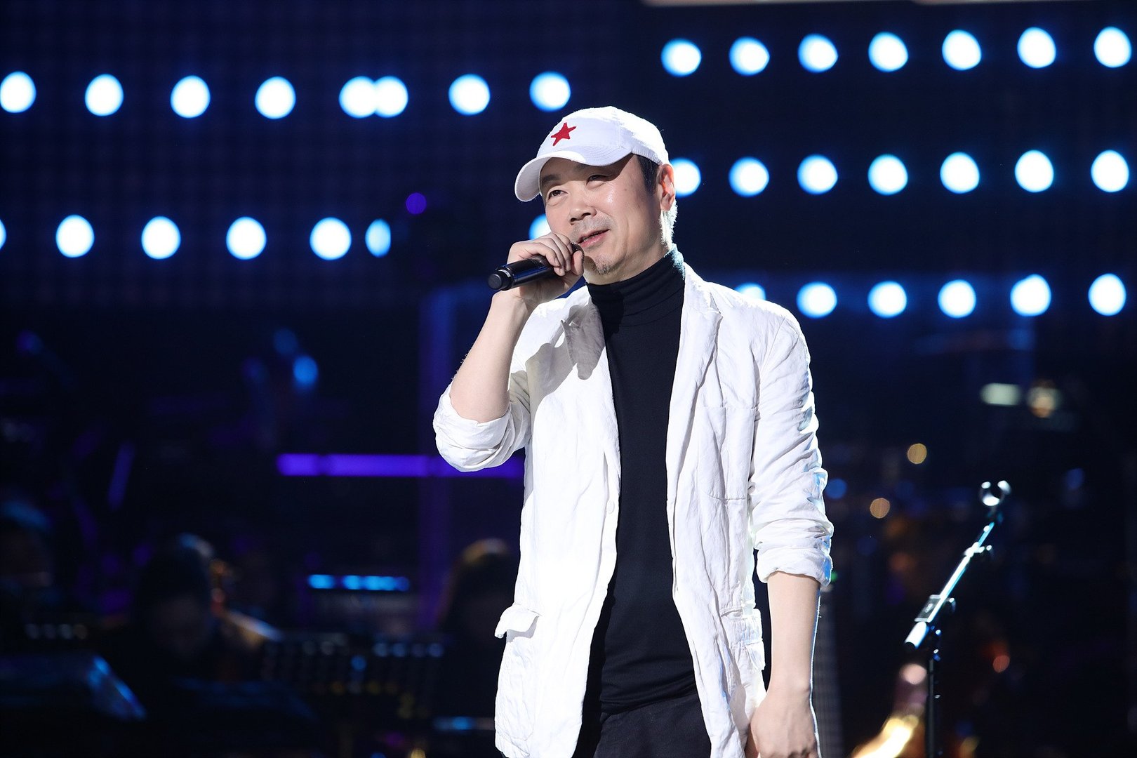 “我要从南走到北，还要从白走到黑”这首歌（苦行僧）的全部歌词