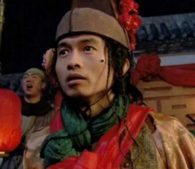 小霸王周通的主要事迹