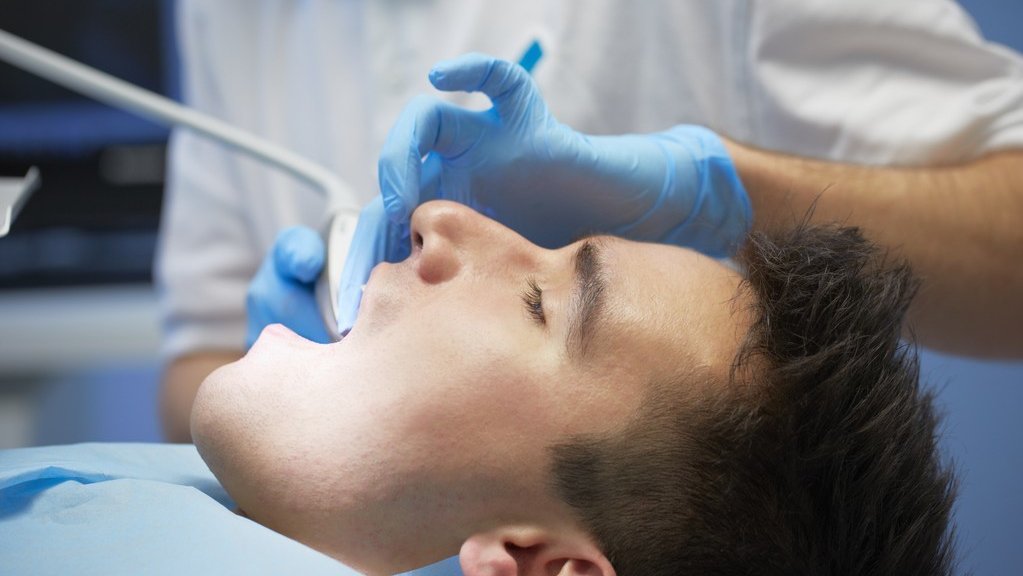 一般镶牙齿多少钱一颗？好一点的