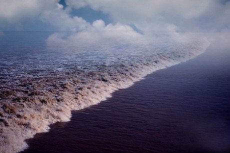 小学四年级观潮课文里面横贯是什么意思