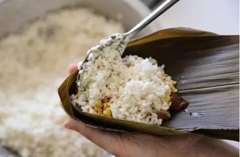 新手包粽子的简易方法