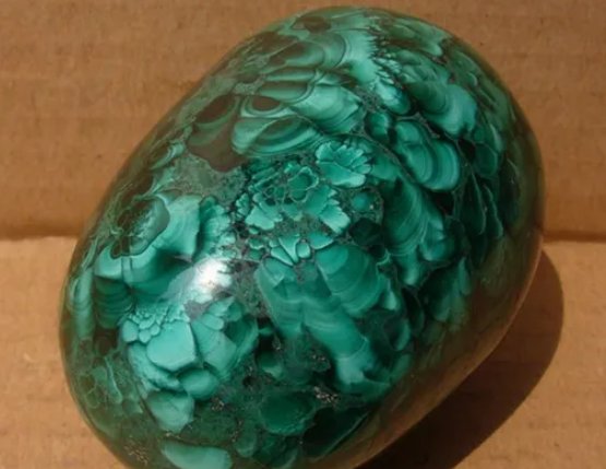 孔雀石的化学式是什么？