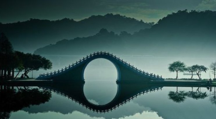 我愿化身石桥的典故