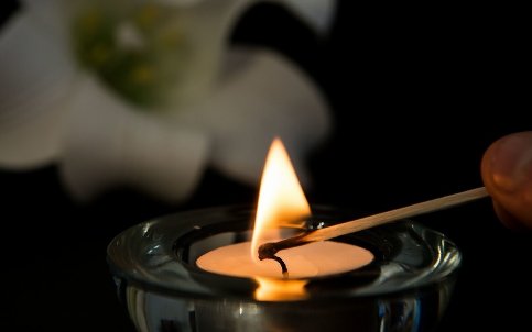 怀念已故母亲催人泪下的诗词有哪些？