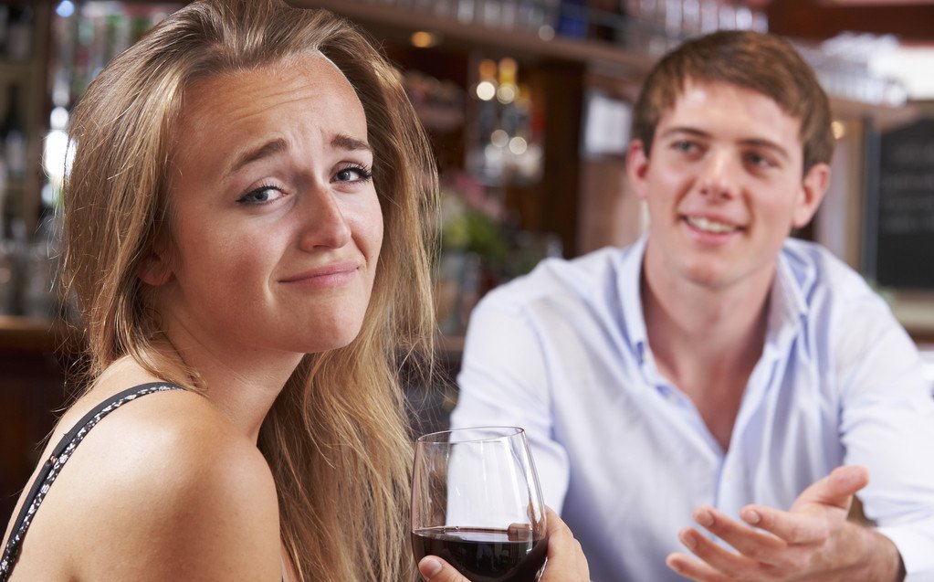 闺蜜竟然成为情敌，作为女人的我究竟该怎么办？