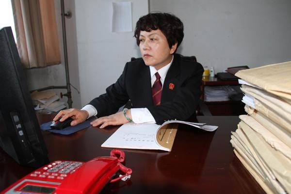 人民日报评女法官遇害:谴责暴力,暴力会给社会带来多大危害?