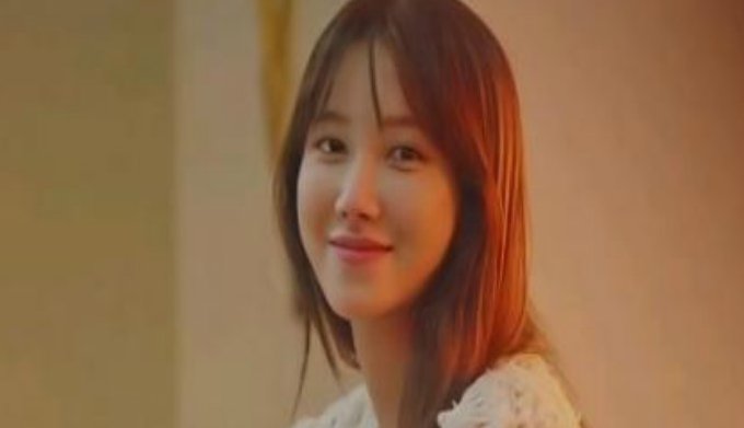 《顶楼》闵雪雅是谁推下去的？