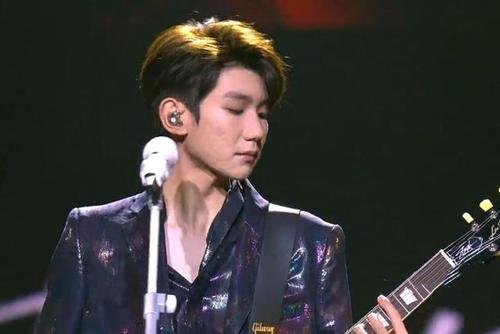 王源连拿四个奖,是哪四个?