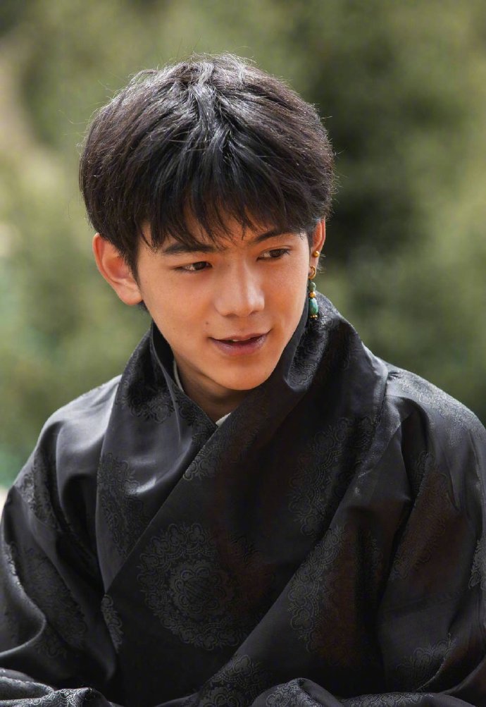 薇娅说丁真不需要担心吃藕丑,你如何评价丁真的颜值?