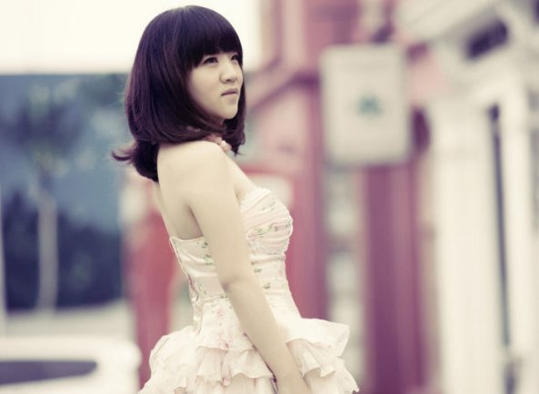 突然下着一场雪飘的那么纯洁，是什么歌