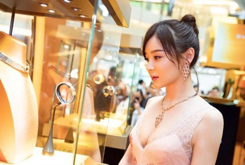 袁姗姗为什么被黑的那么惨?她到底做了什么?