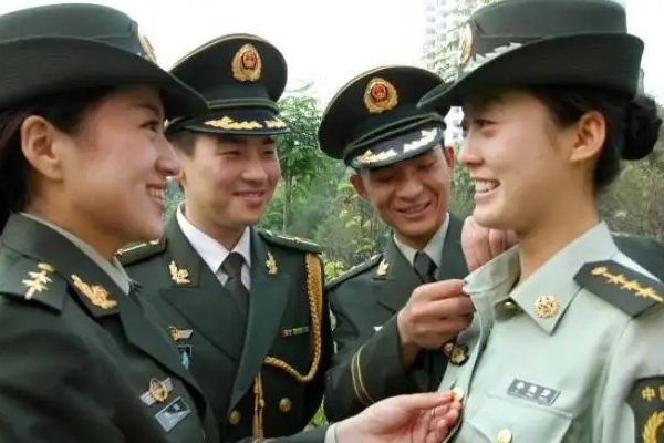 当女兵的好处和坏处 是什么退伍后有多少安置费?