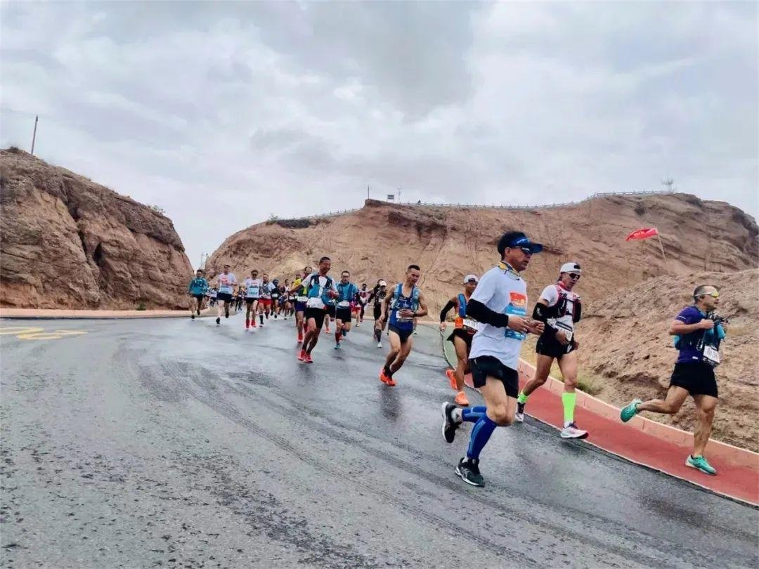 气象局未向越野赛提供冷空气过境信息,那此次甘肃马拉松事故该谁背锅?