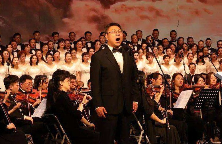 黄河大合唱的作者是谁?