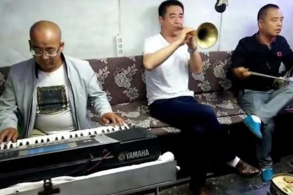 葬礼上放的音乐有哪些?