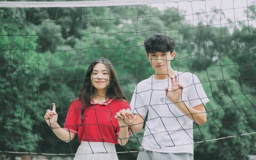 19岁女游客拒搭讪被踹，陌生场合该如何机智拒绝搭讪和骚扰？