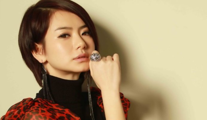 我不知道你在想什么 还是那个地点那条街是什么歌