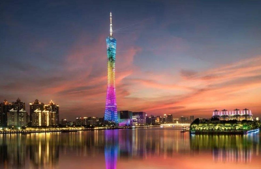 请问广州塔上面有蹦极跳吗？