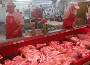 济南大润发发臭隔夜肉洗了再卖,食品的卫生安全问题究竟该如何保证?