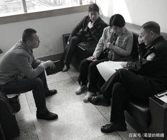 男子用玩具枪抢劫银行，这到底是怎么回事呢?