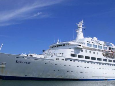 威海港一客货滚装船发生爆燃事故,是否有人员伤亡?