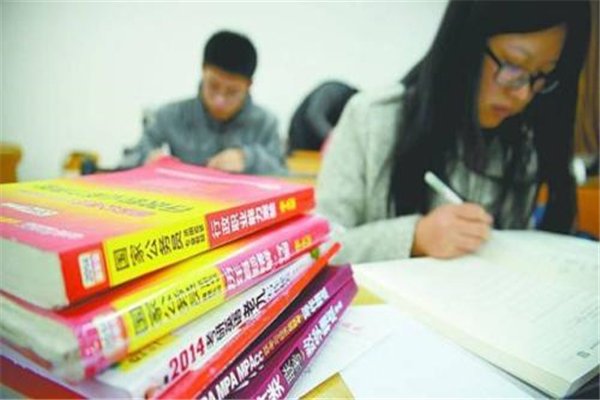 国考报名过审人数超八十五万，这意味着什么？