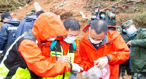 东航MU5735的一部黑匣子已被发现,还有哪些信息值得关注?