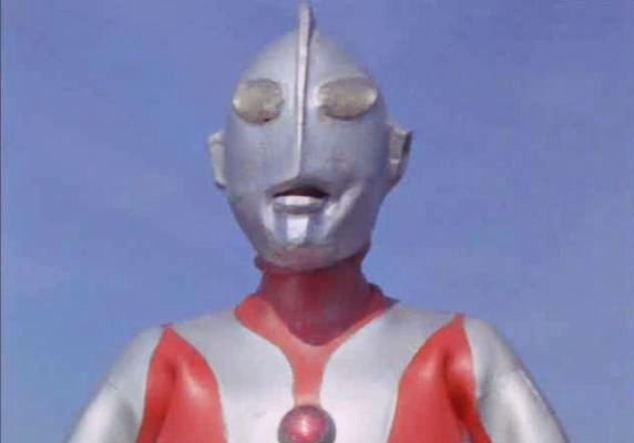 为什么别人说初代奥特曼是硫酸脸？