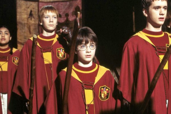 哈利波特7里有哪七件死亡圣器