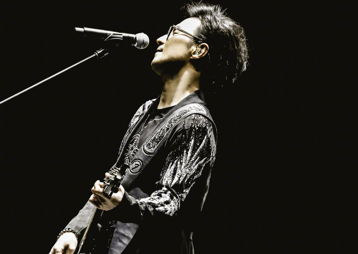 毛晓彤发文“支持新歌并且让汪峰多发新歌”,汪峰发新歌是个什么梗?