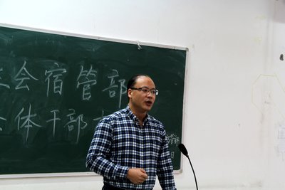 衡阳一大学老师退休后当宿管17年，她为什么会这么做？