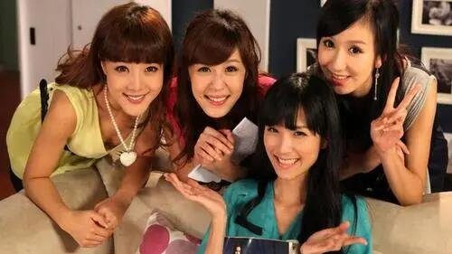 在爱情公寓中,展博是一个怎样的人物形象?