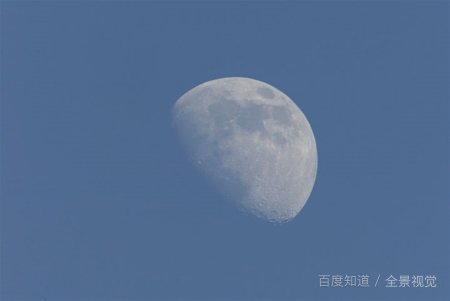 农历七月初十的月亮像什么?